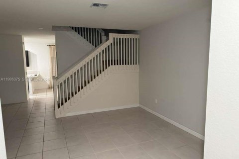 Adosado en alquiler en Miami, Florida, 3 dormitorios, 158.31 m2 № 2049580 - foto 12