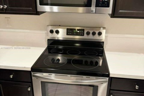 Adosado en alquiler en Miami, Florida, 3 dormitorios, 158.31 m2 № 2049580 - foto 7