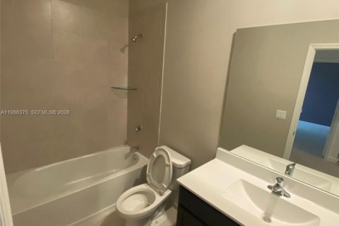 Adosado en alquiler en Miami, Florida, 3 dormitorios, 158.31 m2 № 2049580 - foto 13