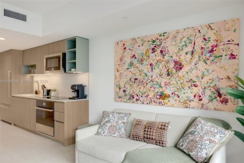 Condominio en venta en Miami, Florida, 1 dormitorio, 46.92 m2 № 2057687 - foto 2