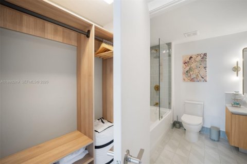 Condominio en venta en Miami, Florida, 1 dormitorio, 46.92 m2 № 2057687 - foto 14