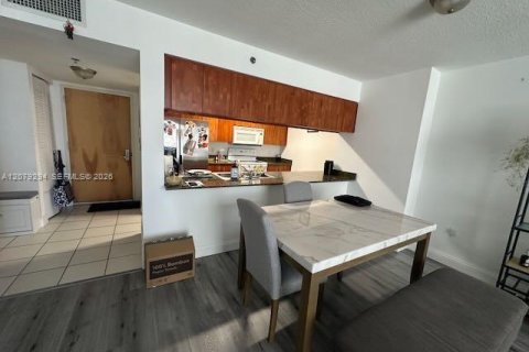 Apartment in Miami, Florida 1 bedroom, 76.64 sq.m. № 2328983 - photo 11