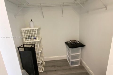 Apartment in Miami, Florida 1 bedroom, 76.64 sq.m. № 2328983 - photo 21