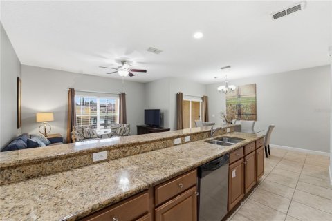 Adosado en venta en Kissimmee, Florida, 4 dormitorios, 176.7 m2 № 2205575 - foto 13