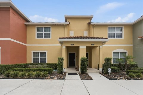 Adosado en Kissimmee, Florida 4 dormitorios, 176.7 m2 № 2205575