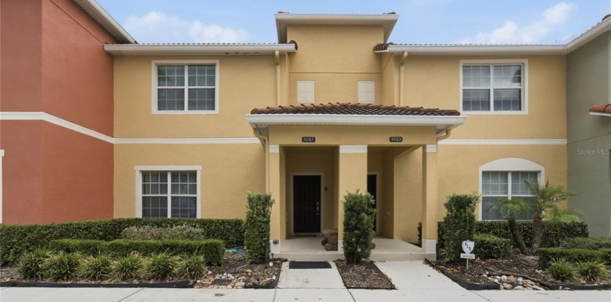 Adosado en Kissimmee, Florida 4 dormitorios, 176.7 m2 № 2205575