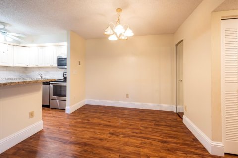 Condominio en venta en Tamarac, Florida, 2 dormitorios, 108.05 m2 № 1779213 - foto 12