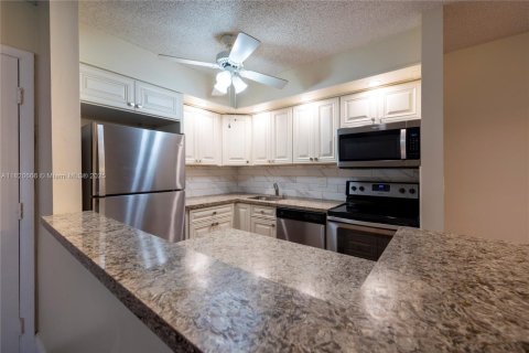 Condominio en venta en Tamarac, Florida, 2 dormitorios, 108.05 m2 № 1779213 - foto 4