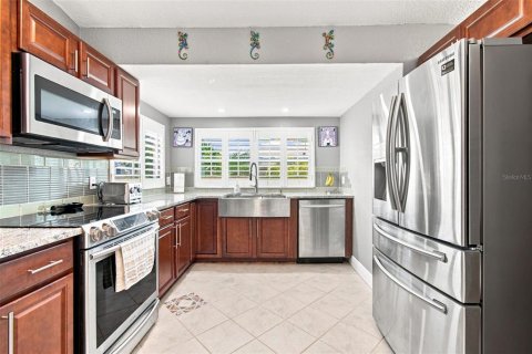 Villa ou maison à vendre à Palm Harbor, Floride: 4 chambres, 256.78 m2 № 2330962 - photo 10