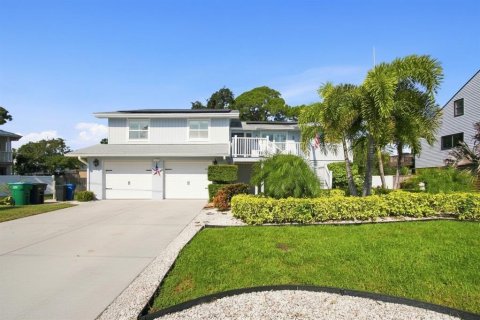 Villa ou maison à vendre à Palm Harbor, Floride: 4 chambres, 256.78 m2 № 2330962 - photo 2