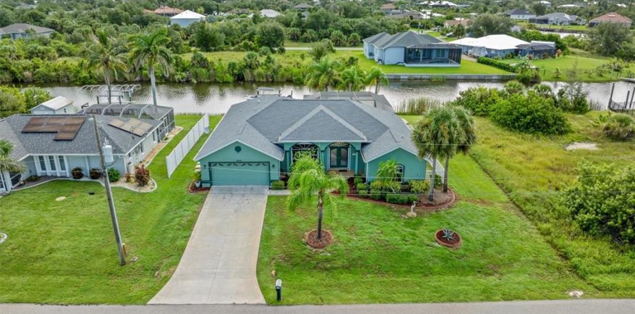 Casa en Port Charlotte, Florida 3 dormitorios, 198.72 m2 № 1898834