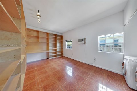 Купить виллу или дом в Майами, Флорида 3 спальни, 182.83м2, № 1700954 - фото 11