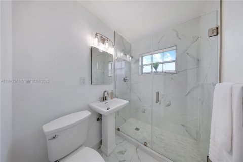 Купить виллу или дом в Майами, Флорида 3 спальни, 182.83м2, № 1700954 - фото 7