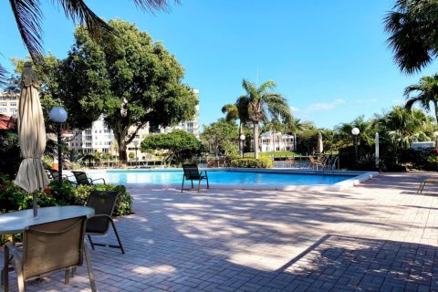 Condominio en alquiler en Lighthouse Point, Florida, 1 dormitorio, 83.61 m2 № 1210209 - foto 1