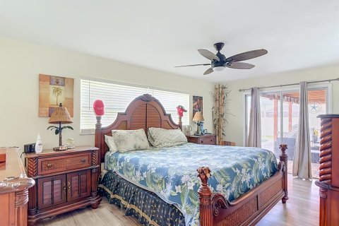 House in Cape Coral, Florida 3 bedrooms, 138.24 sq.m. № 2387211 - photo 24