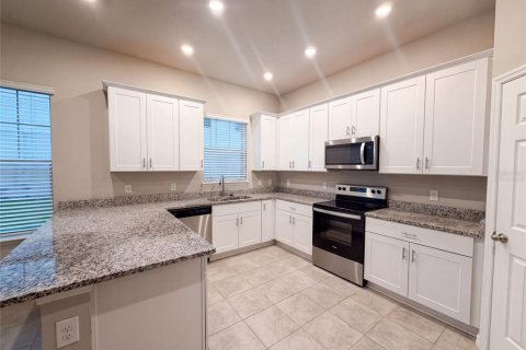 Villa ou maison à vendre à New Smyrna Beach, Floride: 3 chambres, 165.27 m2 № 2306360 - photo 2