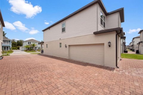 Villa ou maison à vendre à New Smyrna Beach, Floride: 3 chambres, 165.27 m2 № 2306360 - photo 5
