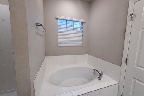 Villa ou maison à vendre à New Smyrna Beach, Floride: 3 chambres, 165.27 m2 № 2306360 - photo 11