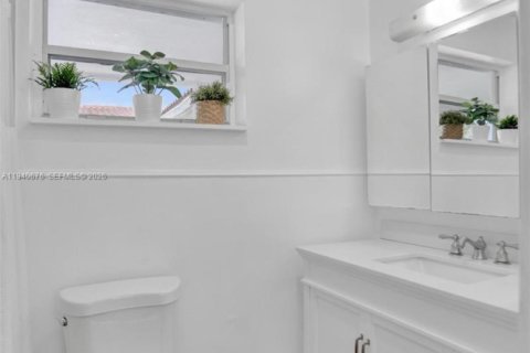 Купить виллу или дом в Холливуд, Флорида 5 спален, 208.29м2, № 2053974 - фото 27