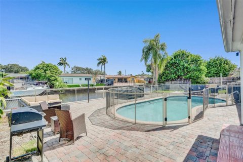 Купить виллу или дом в Холливуд, Флорида 5 спален, 208.29м2, № 2053974 - фото 1