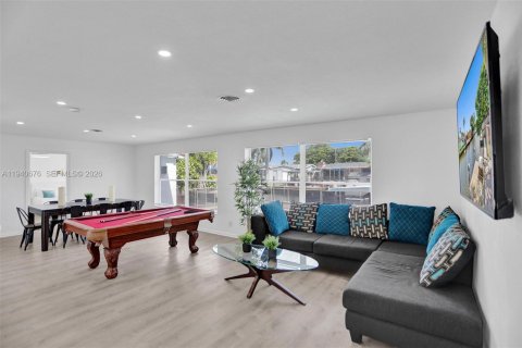 Купить виллу или дом в Холливуд, Флорида 5 спален, 208.29м2, № 2053974 - фото 16