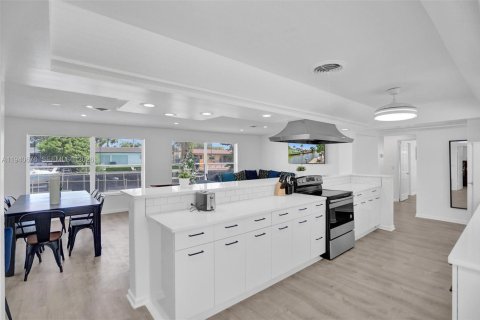 Купить виллу или дом в Холливуд, Флорида 5 спален, 208.29м2, № 2053974 - фото 10