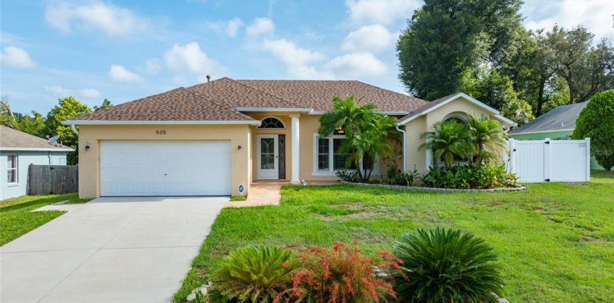 Casa en DeLand, Florida 3 dormitorios, 179.86 m2 № 1796829
