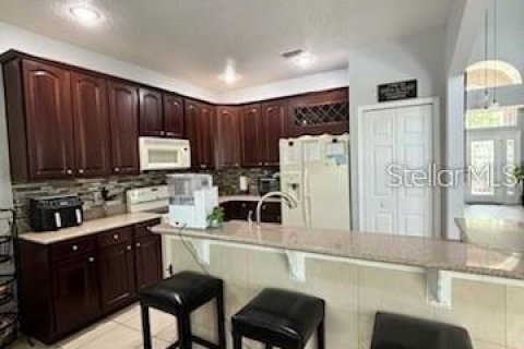 Villa ou maison à louer à Kissimmee, Floride: 4 chambres, 234.86 m2 № 1803632 - photo 6