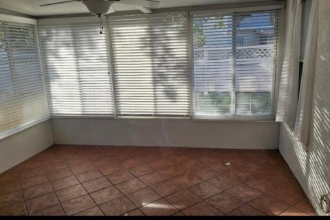 House in Riverview, Florida 3 bedrooms, 119.84 sq.m. № 2112809 - photo 10