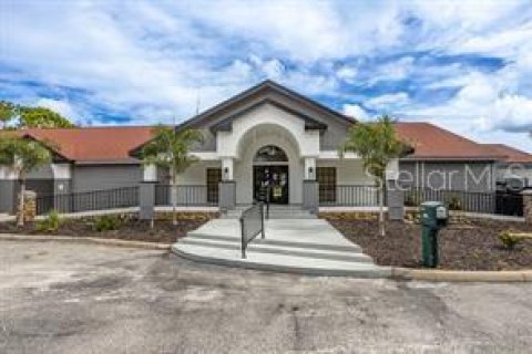 House in Riverview, Florida 3 bedrooms, 119.84 sq.m. № 2112809 - photo 14