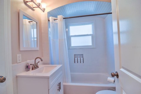 Villa ou maison à louer à Redington Beach, Floride: 3 chambres, 155.89 m2 № 2106991 - photo 8