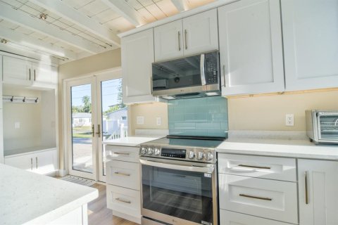 Villa ou maison à louer à Redington Beach, Floride: 3 chambres, 155.89 m2 № 2106991 - photo 27