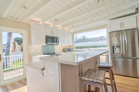 Villa ou maison à louer à Redington Beach, Floride: 3 chambres, 155.89 m2 № 2106991 - photo 24