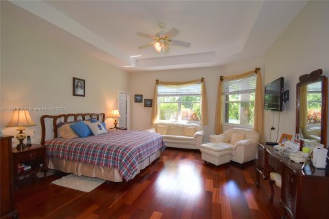 Casa en venta en Davie, Florida, 4 dormitorios, 284.1 m2 № 1944799 - foto 19