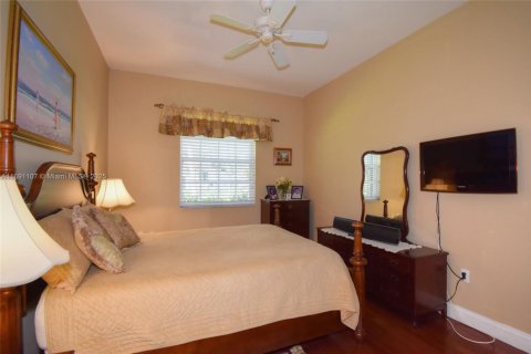 Casa en venta en Davie, Florida, 4 dormitorios, 284.1 m2 № 1944799 - foto 25