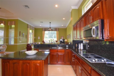 Casa en venta en Davie, Florida, 4 dormitorios, 284.1 m2 № 1944799 - foto 12
