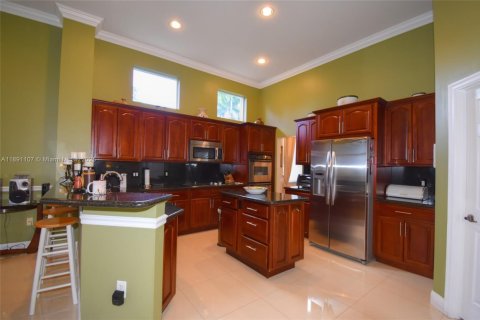 Casa en venta en Davie, Florida, 4 dormitorios, 284.1 m2 № 1944799 - foto 11