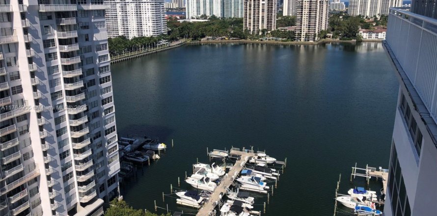 Condominio en Aventura, Florida, 2 dormitorios  № 1578124