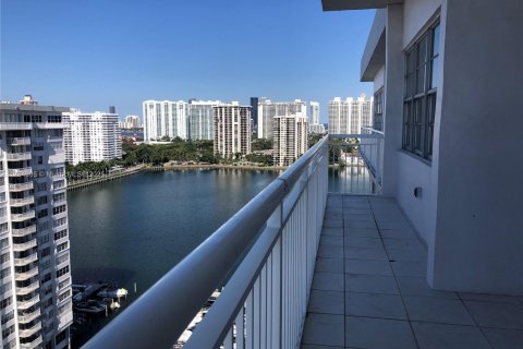Condominio en venta en Aventura, Florida, 2 dormitorios, 116.22 m2 № 1578124 - foto 19