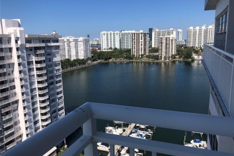 Condominio en venta en Aventura, Florida, 2 dormitorios, 116.22 m2 № 1578124 - foto 18