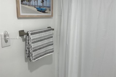 Condominio en venta en Aventura, Florida, 2 dormitorios, 116.22 m2 № 1578124 - foto 16