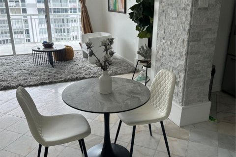 Condominio en venta en Aventura, Florida, 2 dormitorios, 116.22 m2 № 1578124 - foto 5