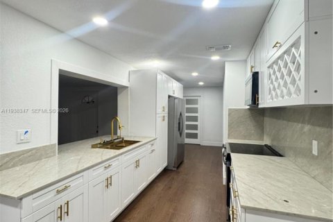 Купить виллу или дом в Плантация, Флорида 4 спальни, 155.24м2, № 1995883 - фото 11