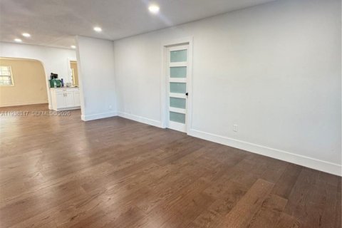 Купить виллу или дом в Плантация, Флорида 4 спальни, 155.24м2, № 1995883 - фото 27