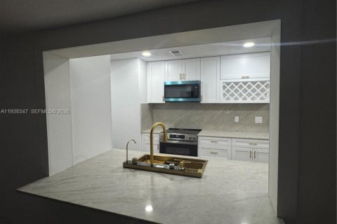 Купить виллу или дом в Плантация, Флорида 4 спальни, 155.24м2, № 1995883 - фото 16