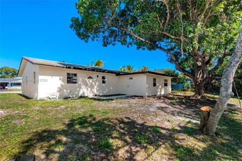 House in Plantation, Florida 4 bedrooms, 155.24 sq.m. № 1995883 - photo 29