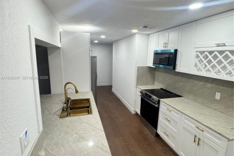 Купить виллу или дом в Плантация, Флорида 4 спальни, 155.24м2, № 1995883 - фото 18