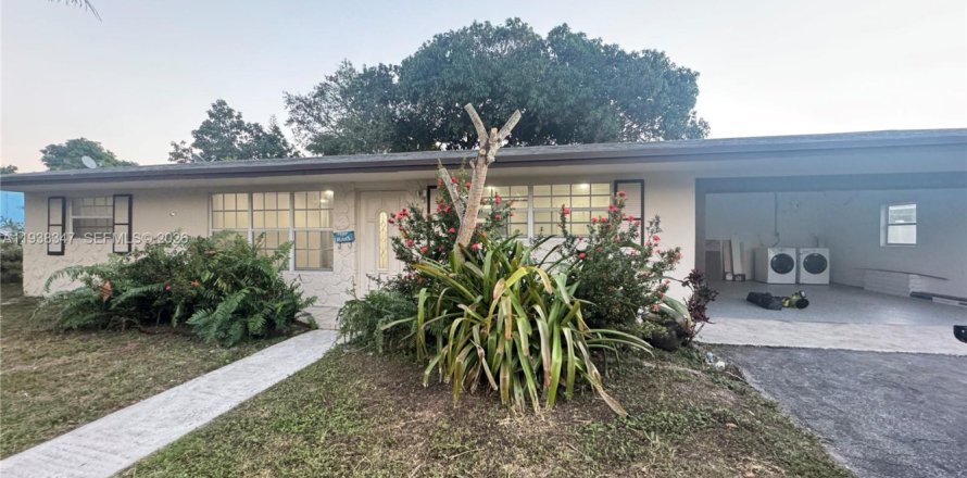 Дом в Плантация, Флорида 4 спальни, 155.24м2 № 1995883