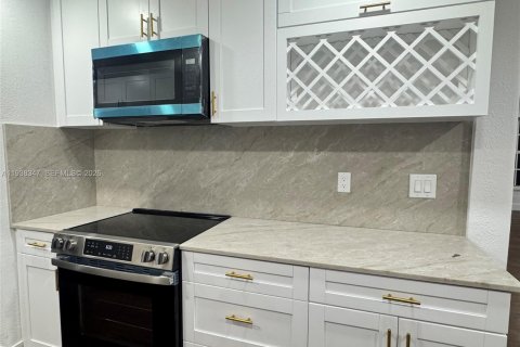 Купить виллу или дом в Плантация, Флорида 4 спальни, 155.24м2, № 1995883 - фото 24