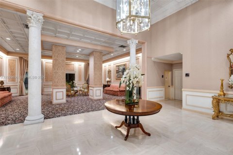 Condo in Hallandale Beach, Florida, 2 bedrooms № 1988993 - photo 29